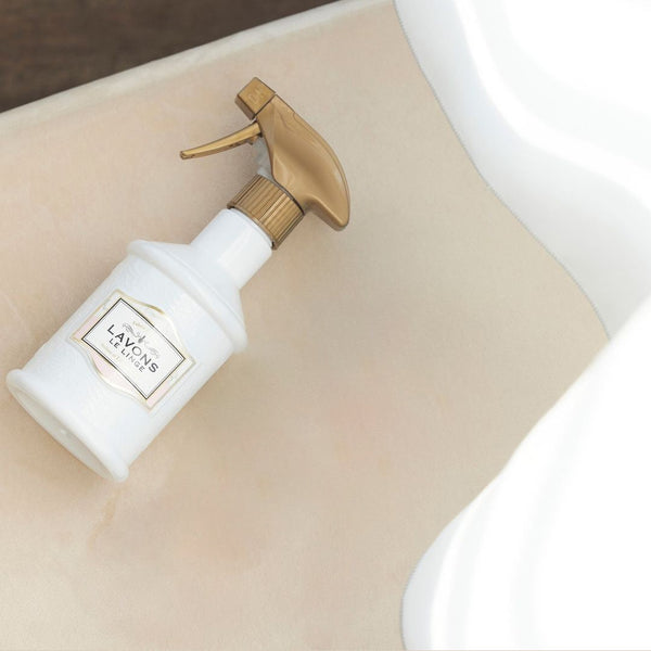 LAVONS Fabric Refresher Lovely Chic - NatureLab USA